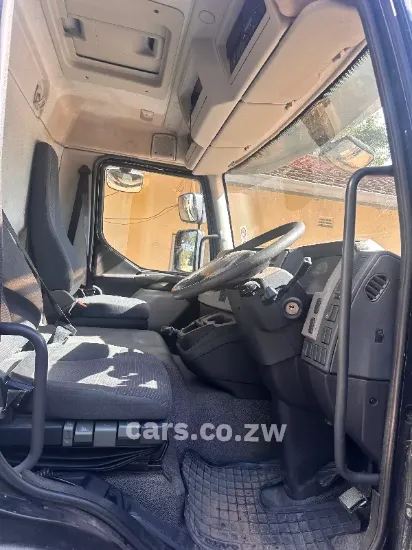 Picture of Volvo Volvo 240 2010
