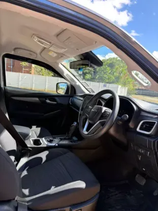Picture of Isuzu Mu-X 2023