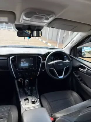 Picture of Isuzu Mu-X 2023