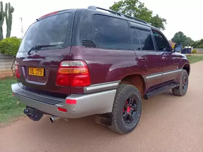 Picture of Toyota Land Cruiser 2000
