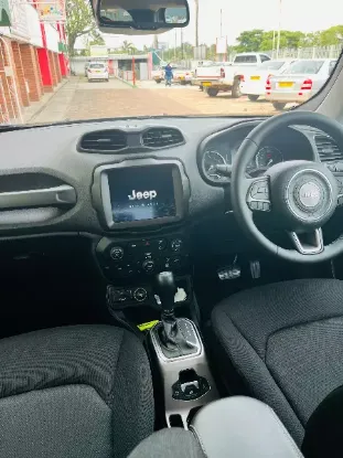 Picture of Jeep Renegade 2024
