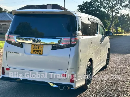 Picture of Toyota Vellfire 2017