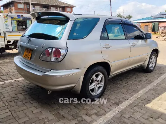 Picture of Toyota Harrier 2003