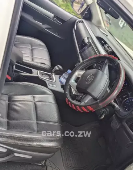Picture of Toyota Hilux 2016