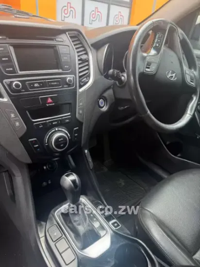 Picture of Hyundai Santa Fe 2015