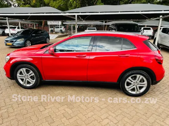 Picture of Mercedes Benz GLA 2016