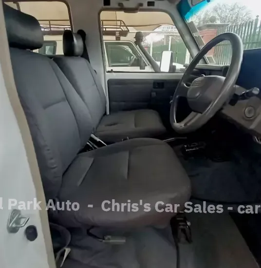 Picture of Toyota Land Cruiser 2003