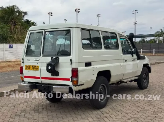 Picture of Toyota Land Cruiser 2012
