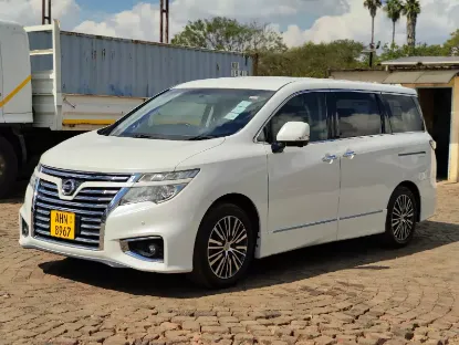 Picture of Nissan Elgrand 2017