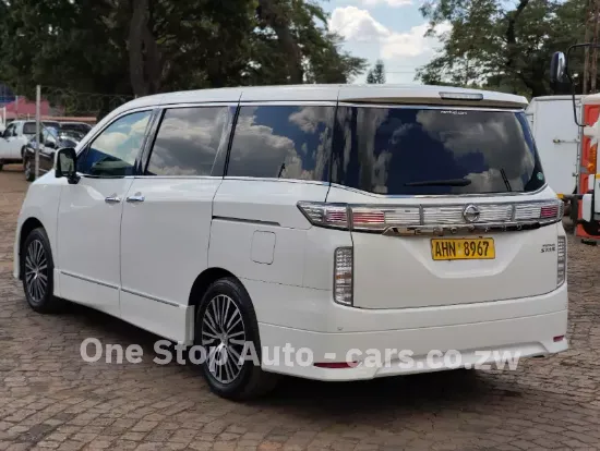 Picture of Nissan Elgrand 2017