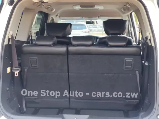 Picture of Nissan Elgrand 2017