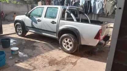 Picture of Isuzu KB250 2010