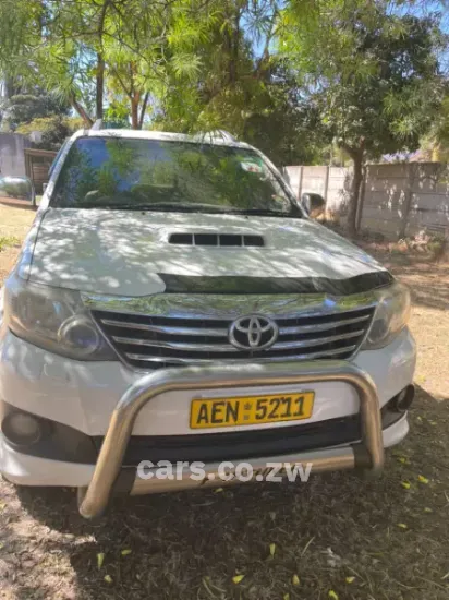Picture of Toyota Fortuner 2012