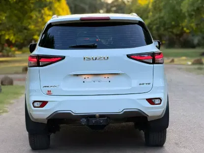 Picture of Isuzu Mu-X 2023
