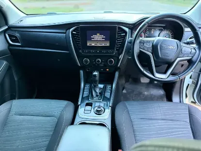 Picture of Isuzu Mu-X 2023