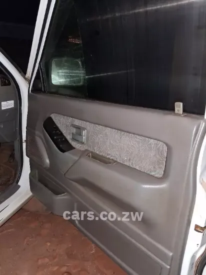 Picture of Isuzu KB250LE 2003