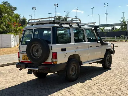 Picture of Toyota Land Cruiser 2017