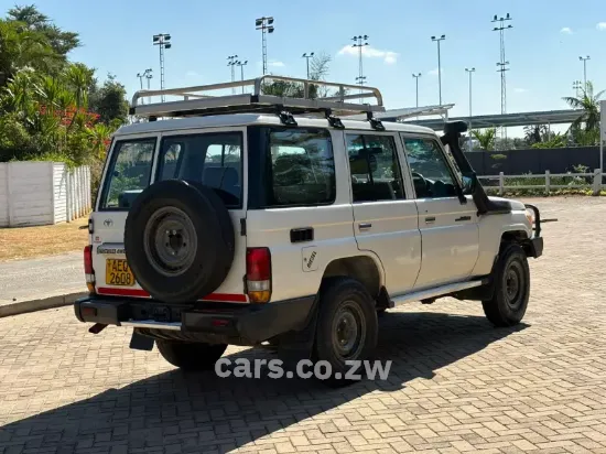 Picture of Toyota Land Cruiser 2017