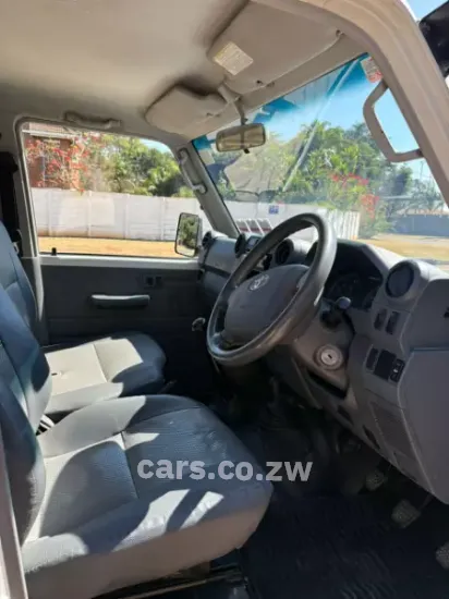 Picture of Toyota Land Cruiser 2017