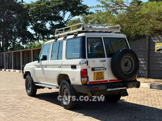 Picture of Toyota Land Cruiser 2017