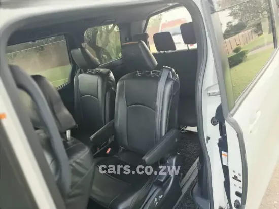 Picture of Toyota Voxy 2018