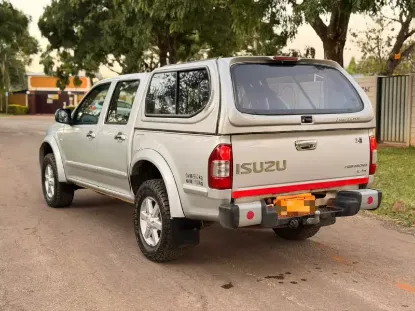 Picture of Isuzu KB300 2011