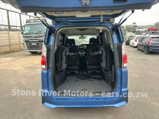 Picture of Nissan Serena 2018