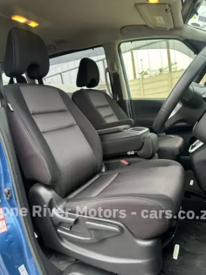 Picture of Nissan Serena 2018