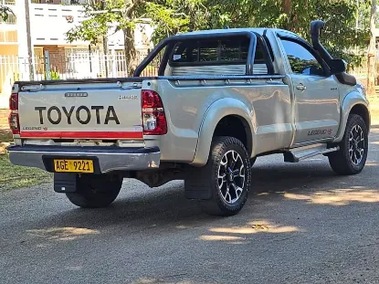 Picture of Toyota Hilux 2012