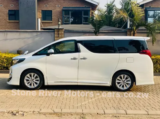 Picture of Toyota Alphard 2016
