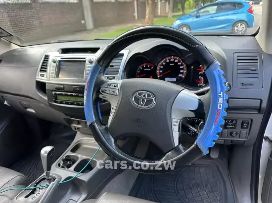 Picture of Toyota Hilux 2013