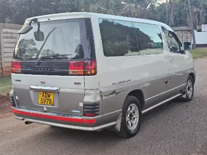 Picture of Nissan Elgrand 1999