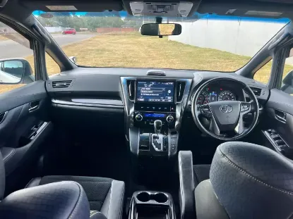 Picture of Toyota Vellfire 2017