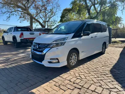 Picture of Nissan Serena 2016