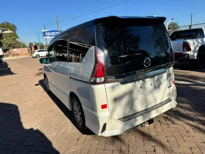 Picture of Nissan Serena 2016