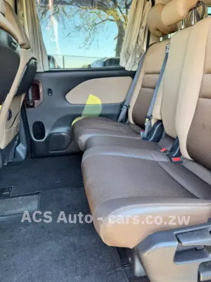 Picture of Nissan Serena 2016