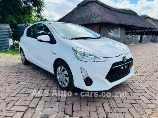 Picture of Toyota Aqua 2016