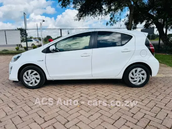 Picture of Toyota Aqua 2016
