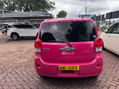 Picture of Toyota Porte 2016