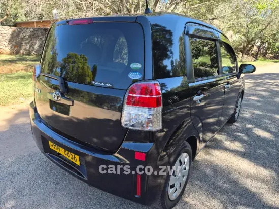 Picture of Toyota Spade 2017