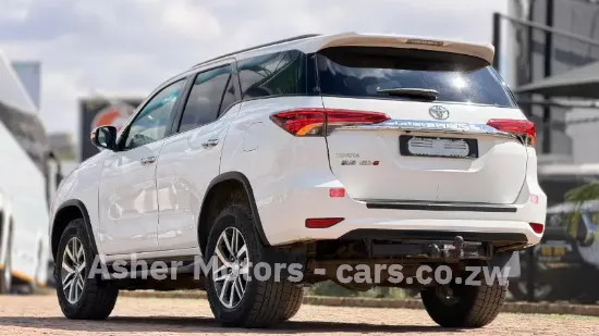 Picture of Toyota Fortuner 2017