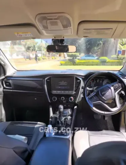 Picture of Isuzu Mu-X 2022