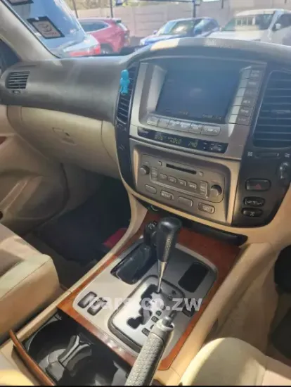 Picture of Toyota Land Cruiser 2005