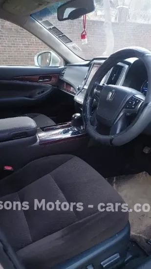 Picture of Toyota Crown 2014