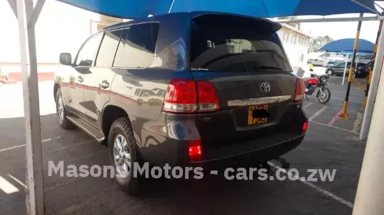 Picture of Toyota Land Cruiser 2010