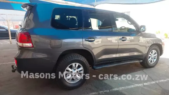 Picture of Toyota Land Cruiser 2010