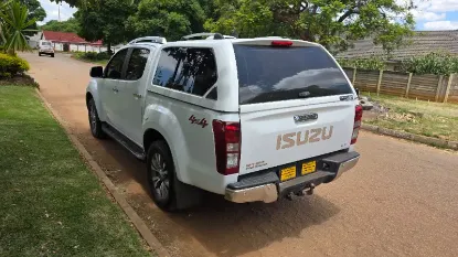 Picture of Isuzu KB300 2017