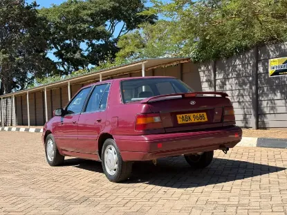 Picture of Hyundai Excel 1998
