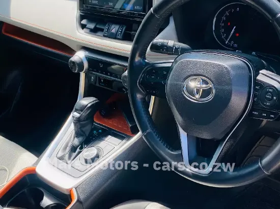 Picture of Toyota Rav4 2020