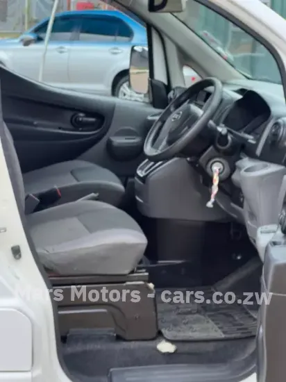 Picture of Nissan NV200 2019